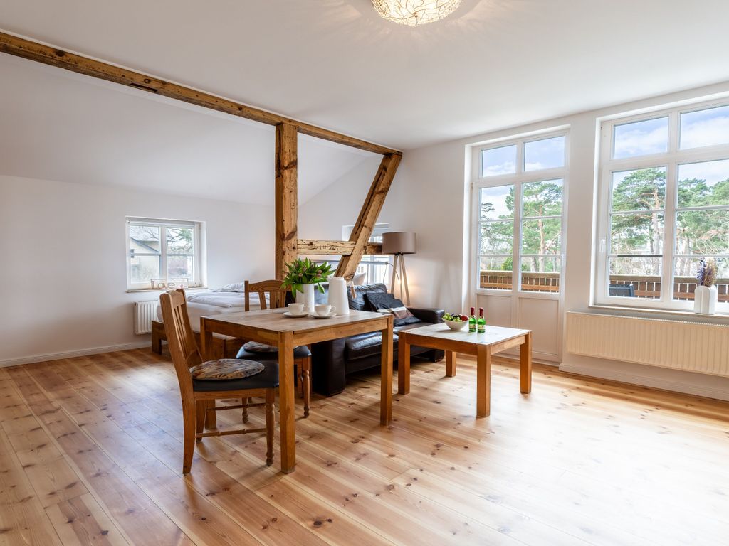 Wohn- & Schlafzimmer