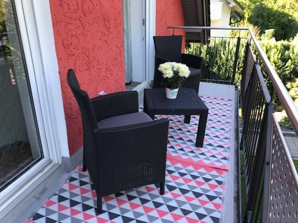 netter Balkon zur Ostseite, ideal im Sommer zum Lesen