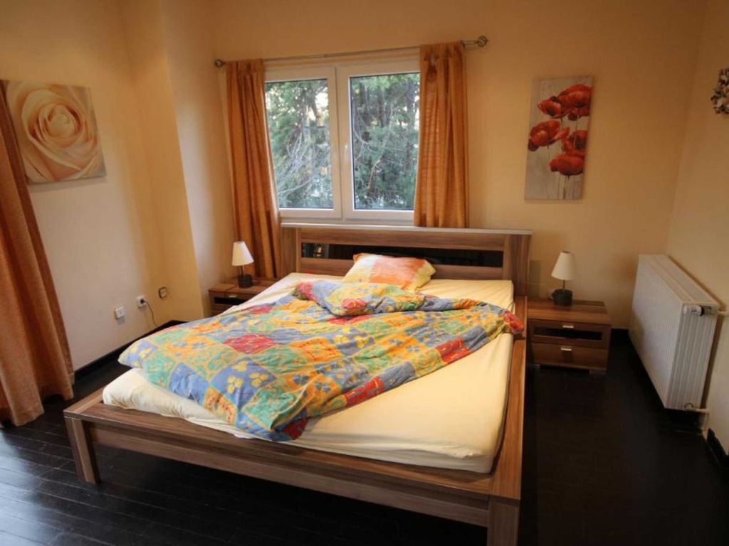 Schlafzimmer Anbau mit Zugang zu Balkon und Dachterrasse