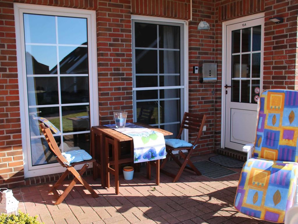 Terrasse mit Gartenmöbel