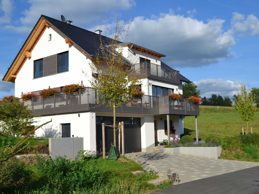 Haus - Erdgeschoss rechts Eingang Zirbenholzwohnung