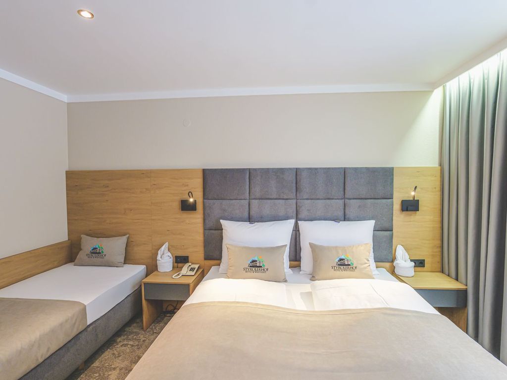 Doppelzimmer Tirol