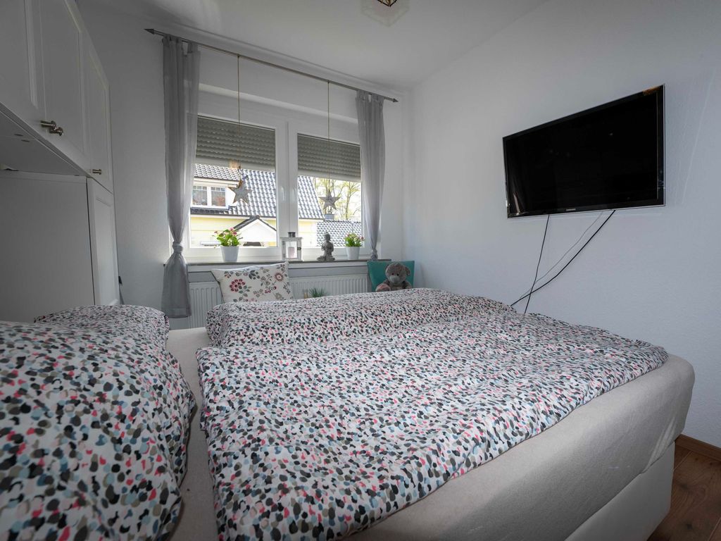 Schlafzimmer 1