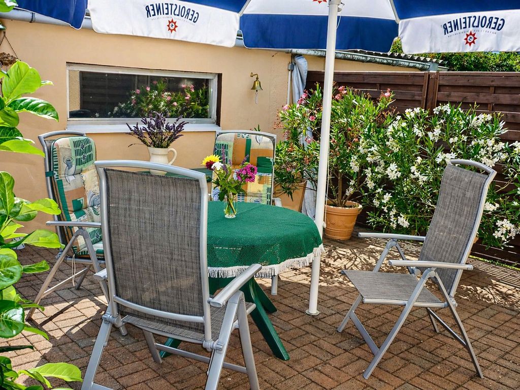 Möblierte Grillterrasse direkt am Haus