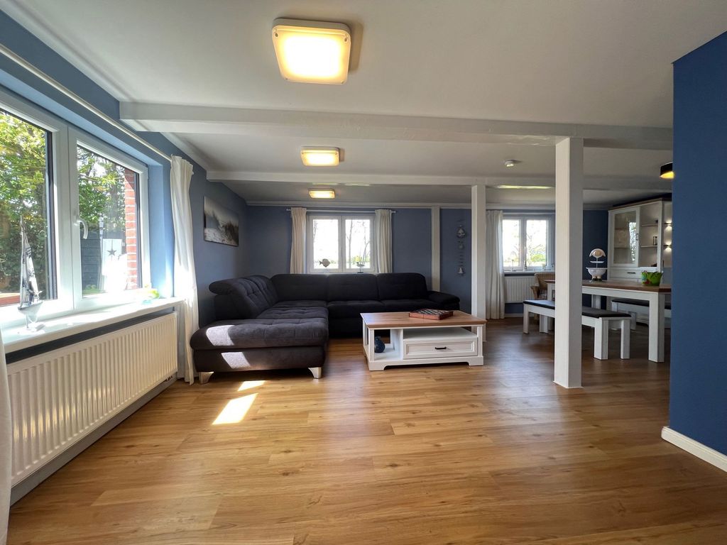 Blick in den großzügigen Wohn- und Eßbereich