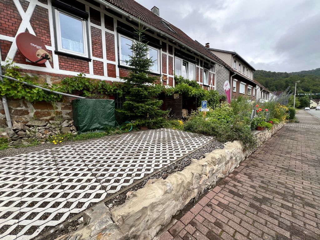 Haus mit Gästeparkplatz