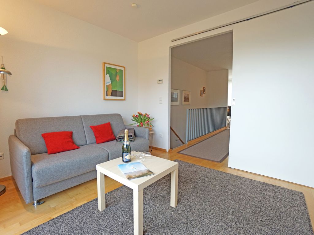 Wohnbereich mit gemütlicher Couch