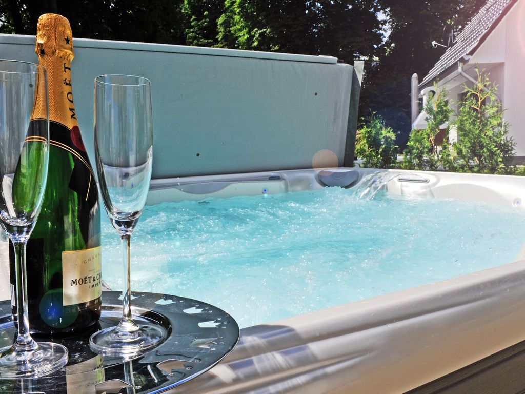 Whirlpool Villa Trisatus
