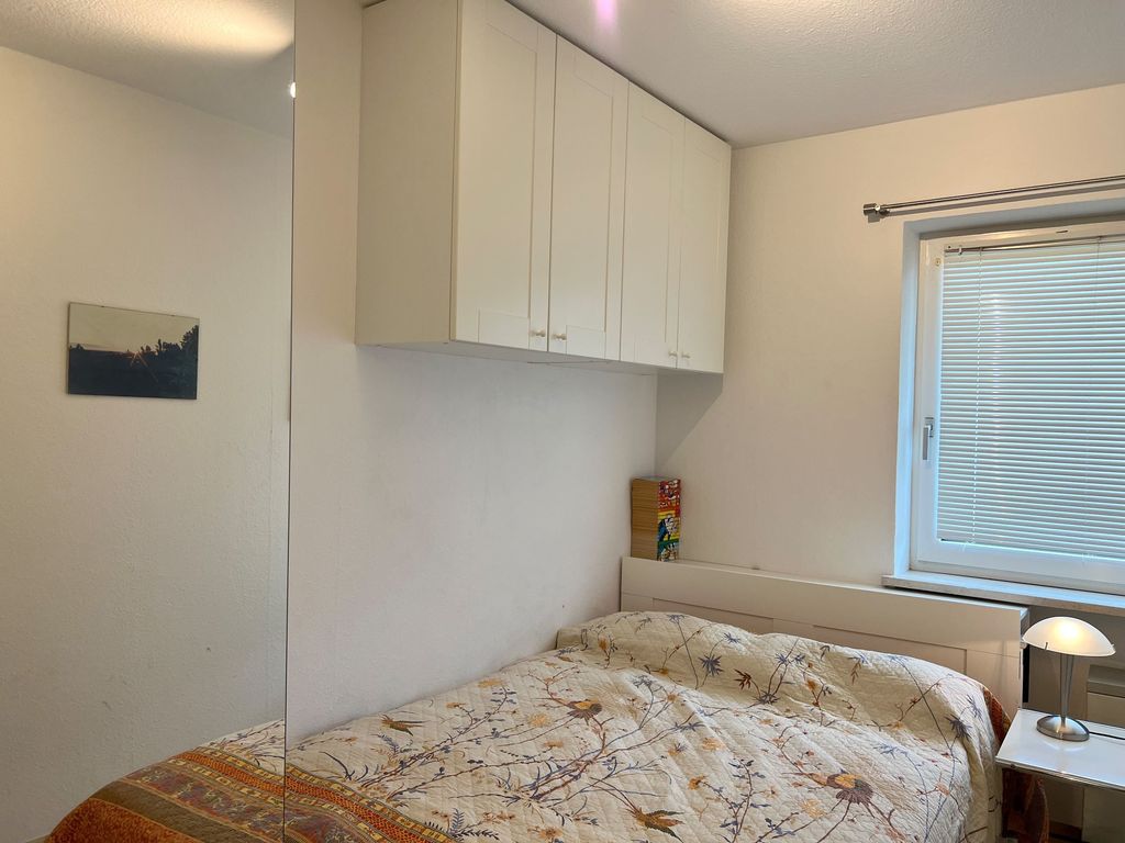 Schlafzimmer mit französischen Doppelbett
