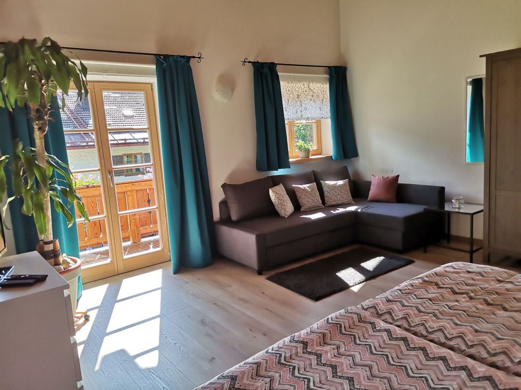 Schlafzimmer 1
