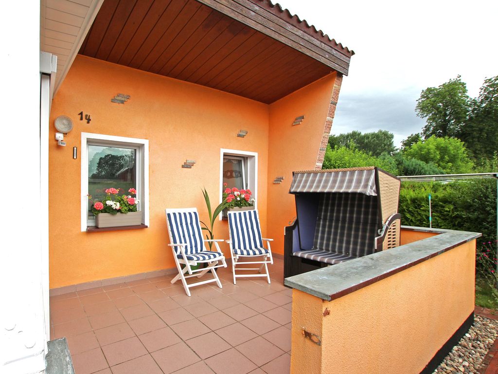 Terrasse mit Strandkorb