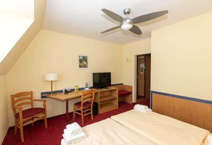 Doppelzimmer 8