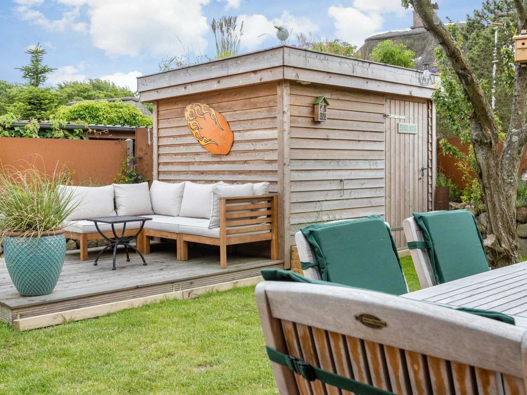 Garten mit Loungebereich