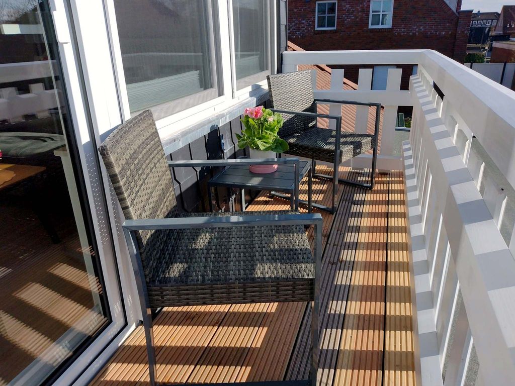 Balkon Einraum-Apartment Pewsum