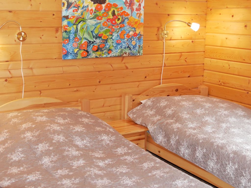 Schlafzimmer mit zwie Einzelbetten