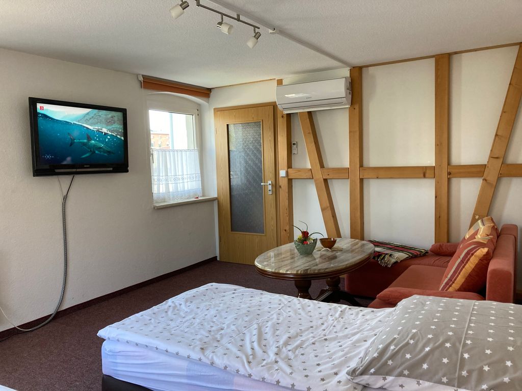 Schlafzimmer 1