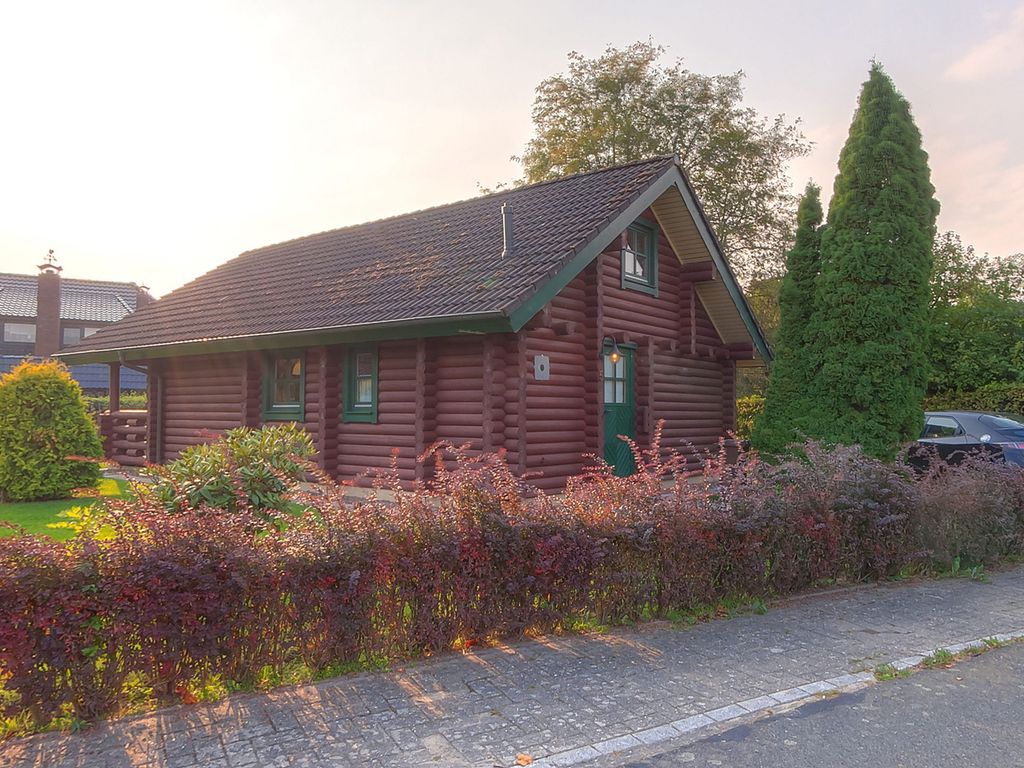 Außenansicht der Blockhütte
