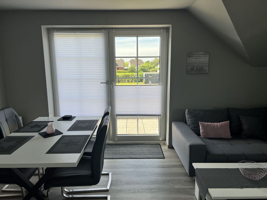 Kombi. Wohn-/Esszimmer mit Balkon