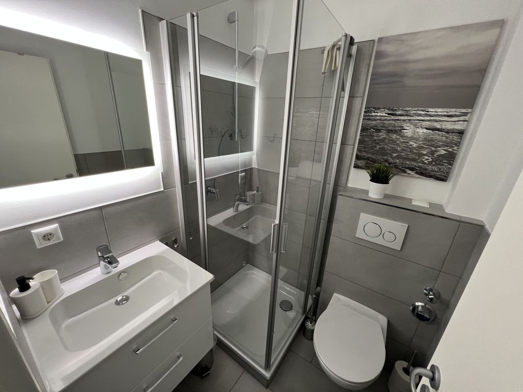 Dusche und WC