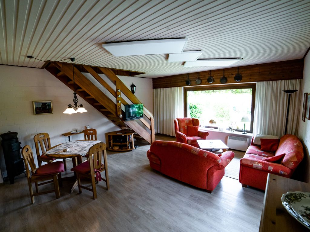 Wohnraum mit Zugang zur Terrasse