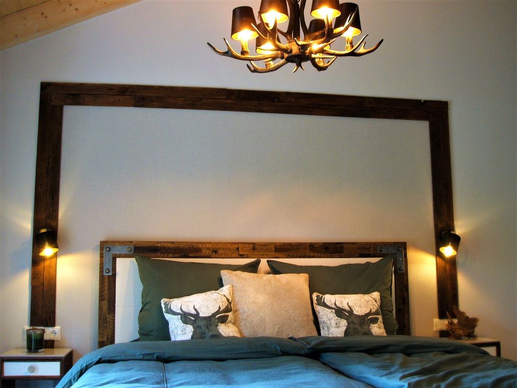 Schlafzimmer mit Doppelbett