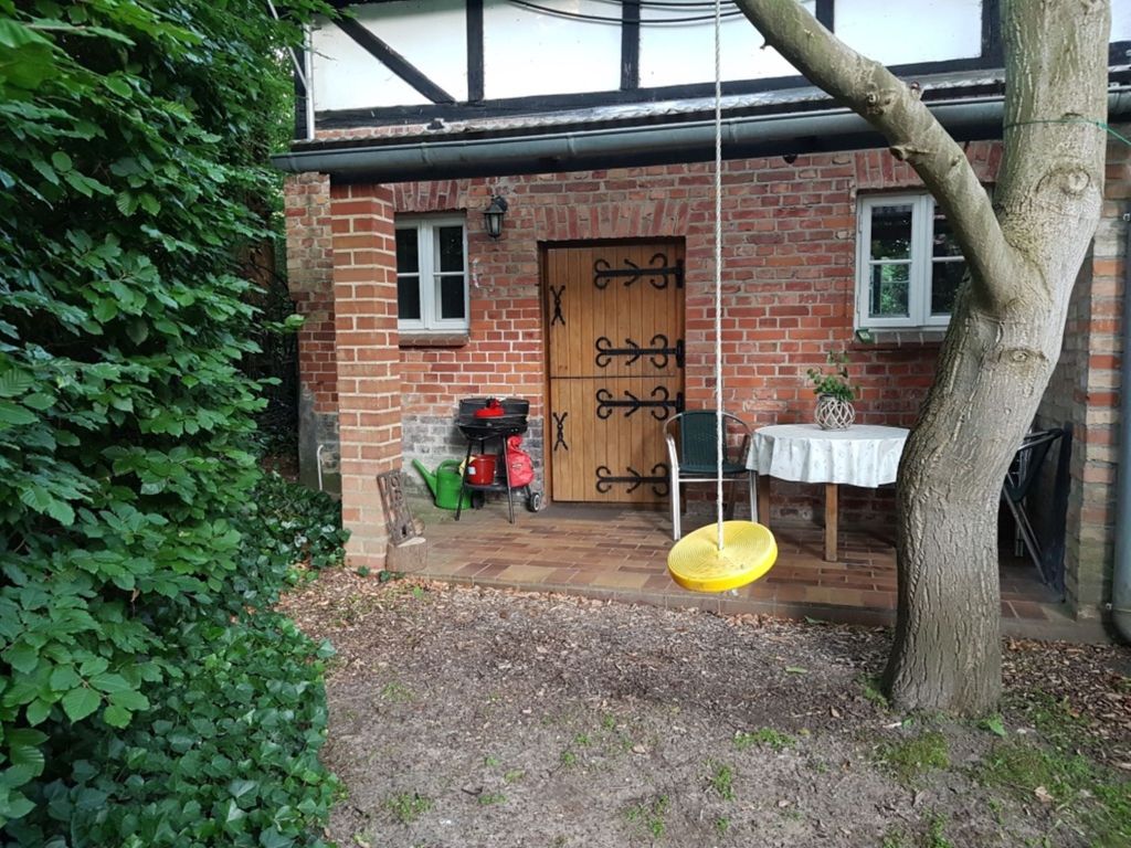 Blick auf das Haus vom Hof