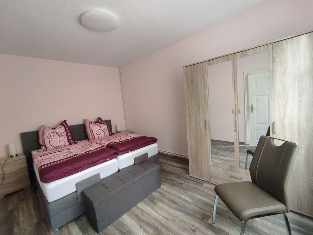Schlafzimmer mit Doppelbett