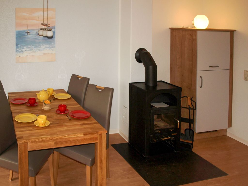 Esstisch und Kamin