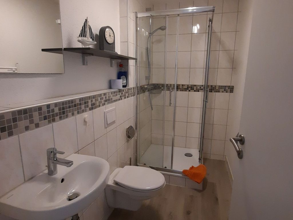 Kleines schickes Duschbad