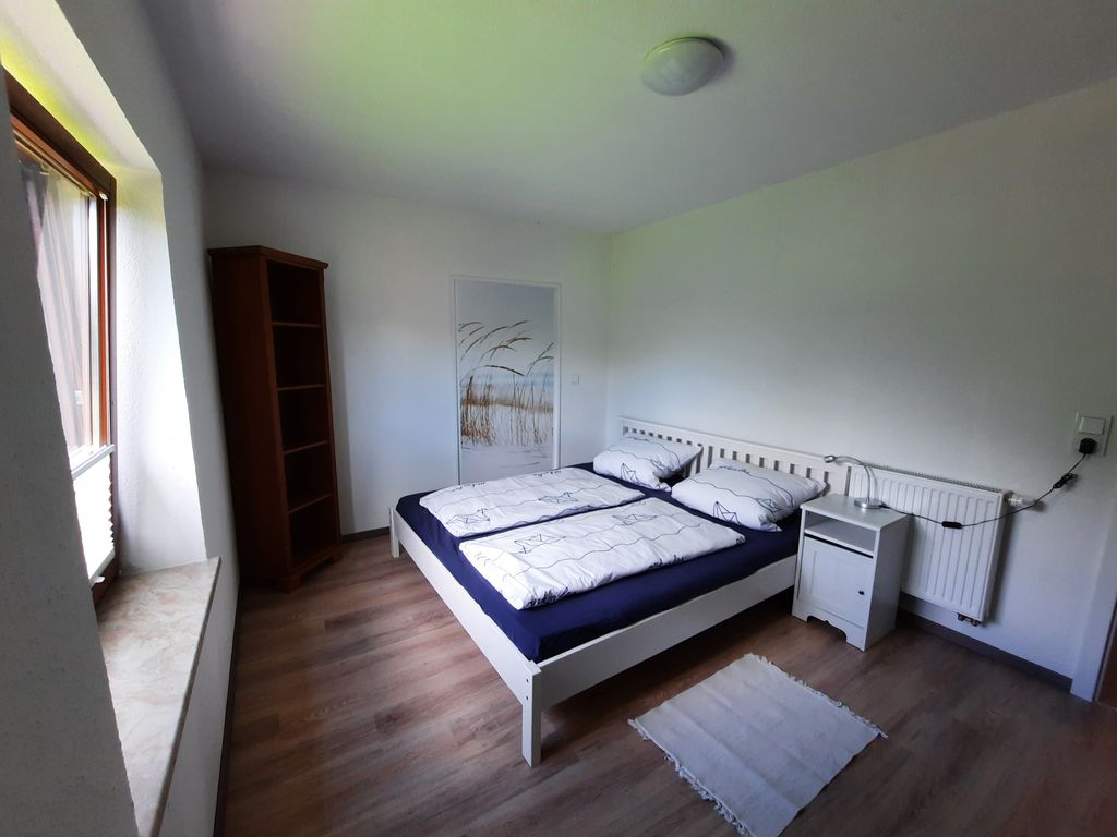 Schlafzimmer mit Doppelbett