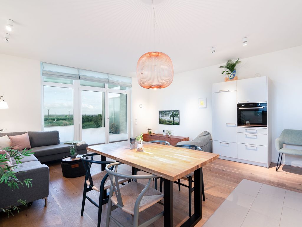 mit Blick zur Terrasse