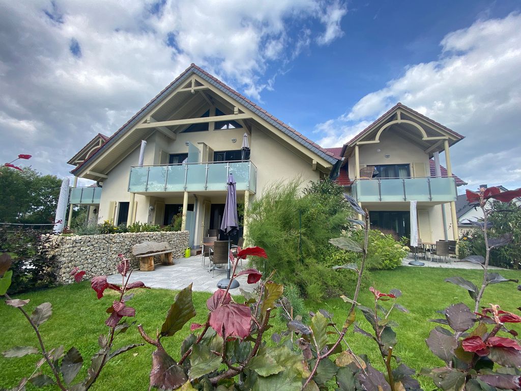 Haus Sterntaucher mit Blick vom Garten