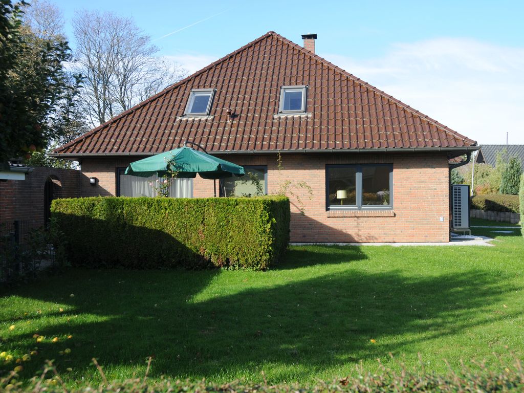 geschützte Terrasse von der Straße