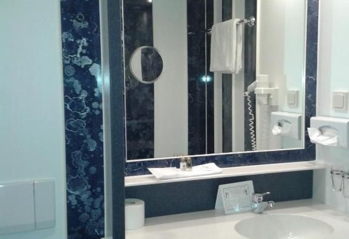 Doppelzimmer 1 Altbau, Dusche/ WC