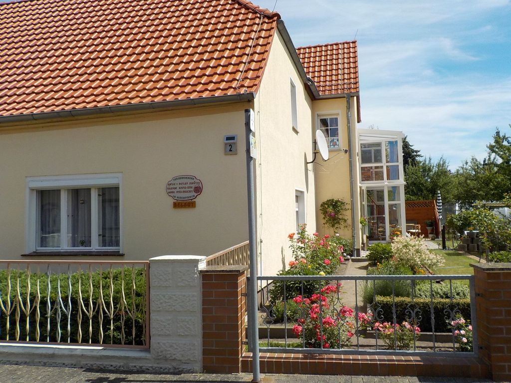 Straßenansicht