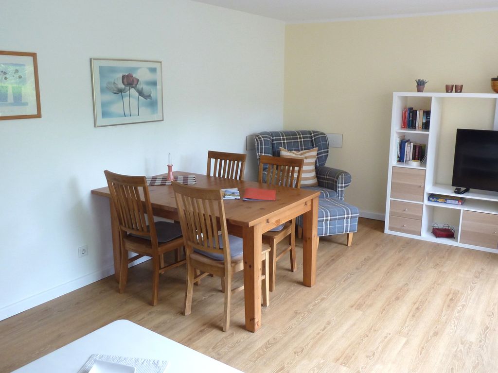 Wohnzimmer mit Esstisch