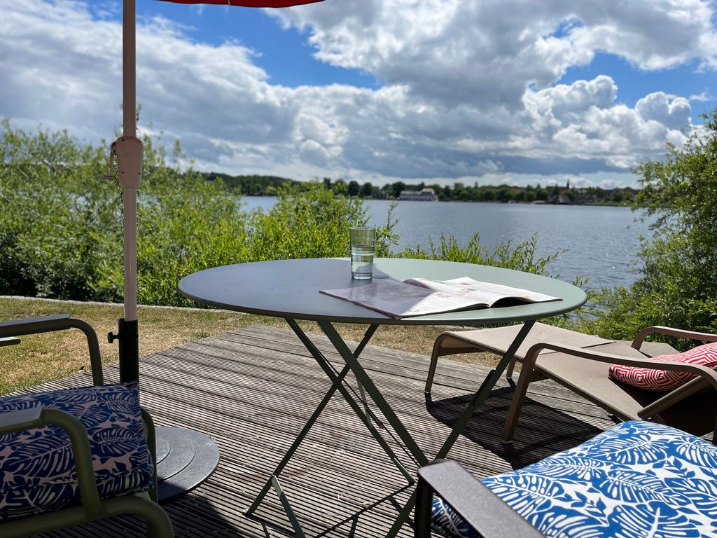 Fewo Serrahn direkt am See * Garten *Terrasse*Hund