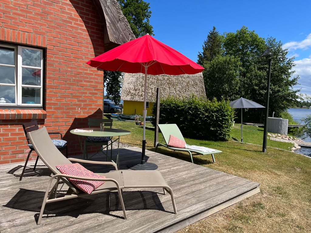 Terrasse mit Sonnenliege