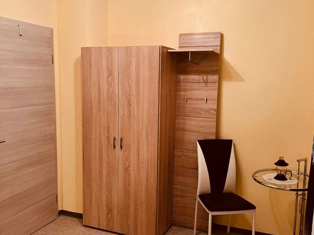 Schlafzimmer 1