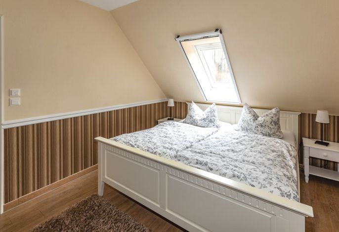 Ferienwohnung, SZ, WZ/Küchenz., Bad DU/WC, Terrasse