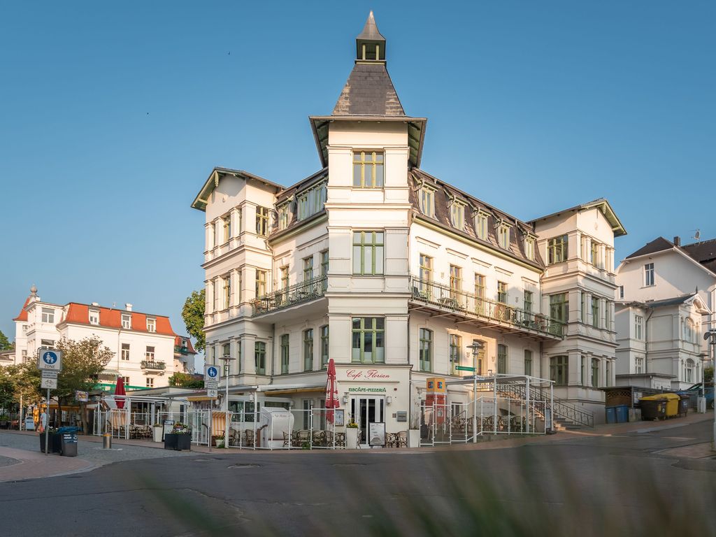 Villa Frohsinn Bansin: Straßenansicht der Villa nahe der Promenade