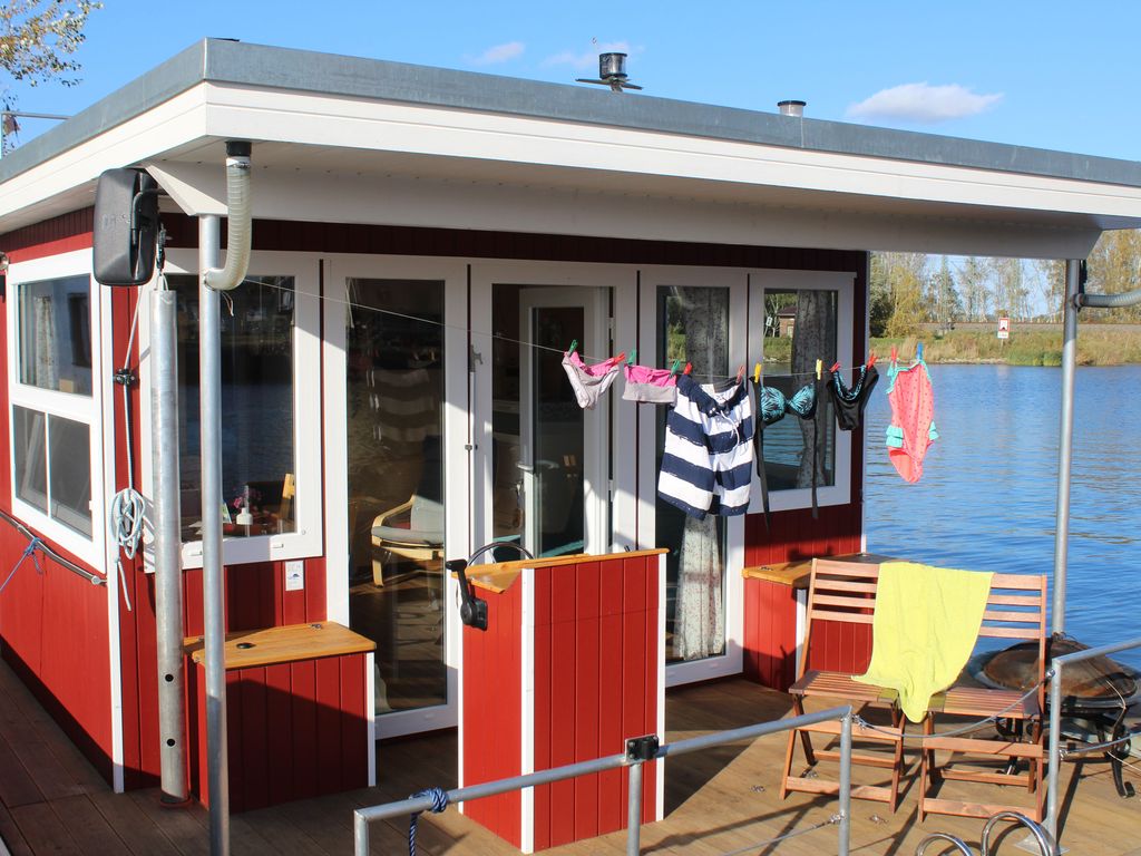 Das Hausboot im Hafen Anklam