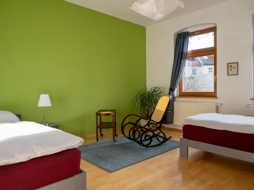 Schlafzimmer mit getrennten Betten
