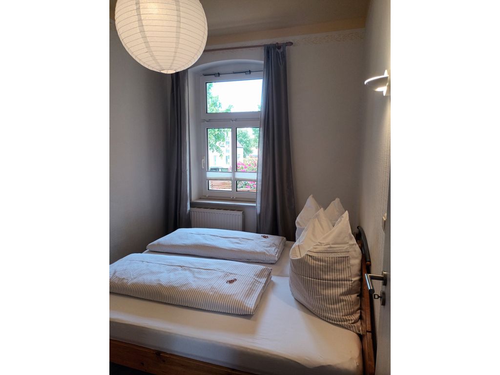 Schlafzimmer mit Doppelbett