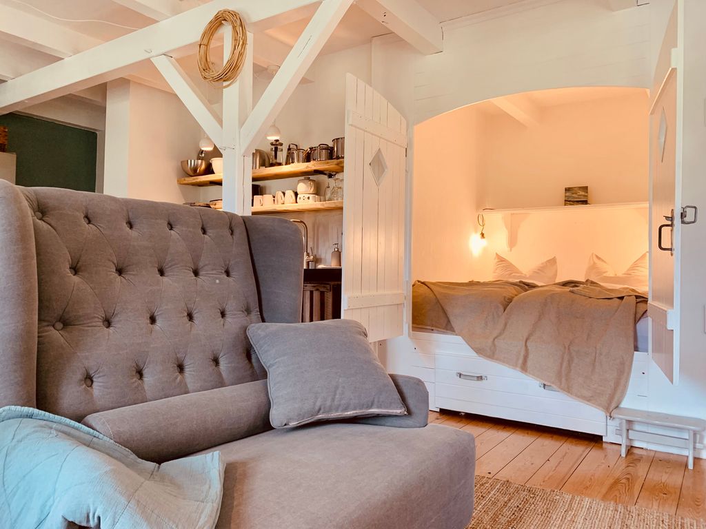 Schlafen im Alkoven mit Doppelbett