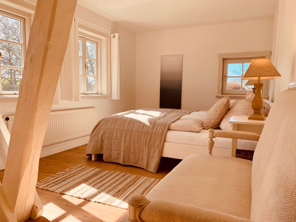 Schlafzimmer mit Doppelbett