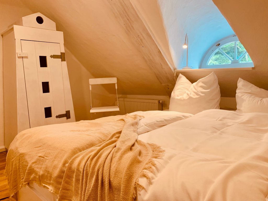 Schlafzimmer mit Doppelbett