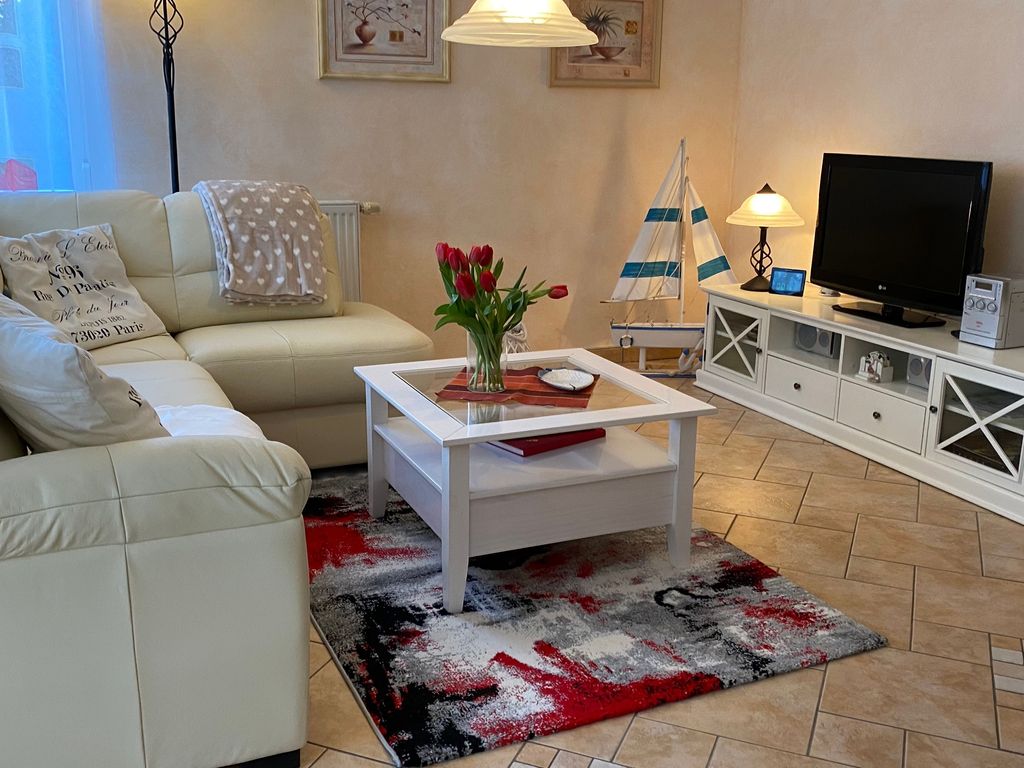Grosses Wohnzimmer im maritimen Stil