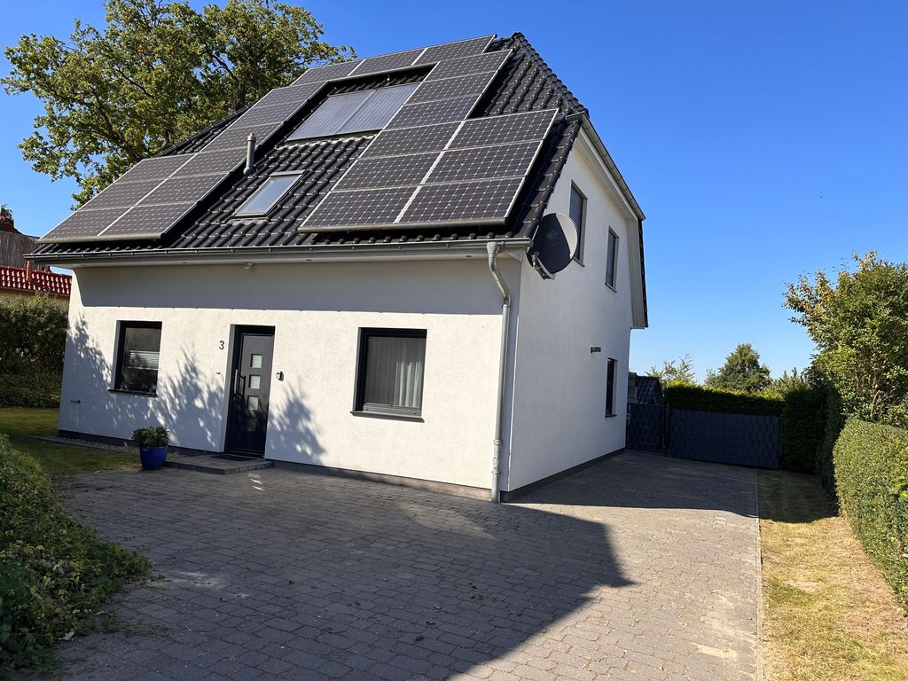 Luxushaus Villa am See mit 3 Stellplätzen