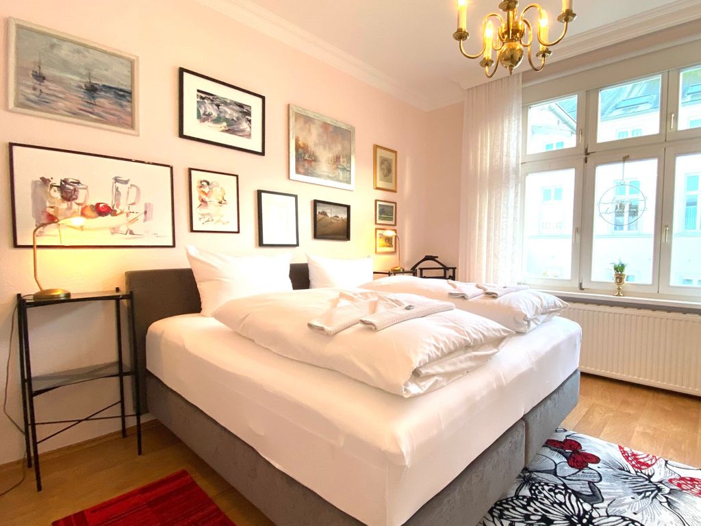 App. Melusine: großes Boxspringbett